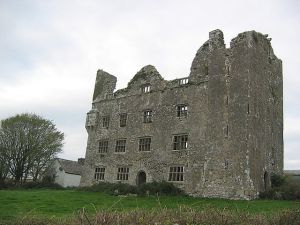 Leamaneh Castle, Co. Clare - Home of Maire Rua Photo: Teo Romera Creative Commons