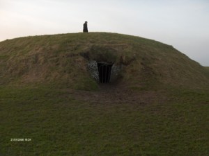 Mound of the Hostages, Tara. Photo: biekje Wikipedia.org