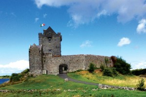 Dunguaire Castle, Kinvara, County Galway Photo: Boomur Wikimedia Commons