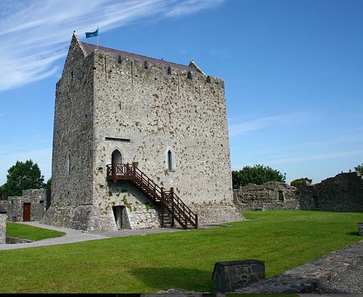 Athenry Castle Photo : Ingo Mehling Wikimedia Commons
