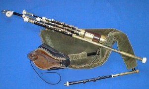 UilleannPipes  photo: 'Ganainm'  Wikimedia Commons 