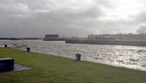 Galway Harbour Photo: Art Wikimedia Commons